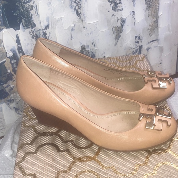 Authentic Tory Burch Lowell New Logo Wedge Pump with Stacked wooden heels - Picture 11 of 17